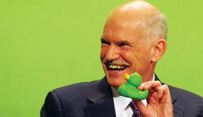 Γελάνε και τα… τσιμέντα! Οι Τούρκοι βράβευσαν τον ΓΑΠ για τη συνεισφορά του στην ειρήνη! (Εικόνες)